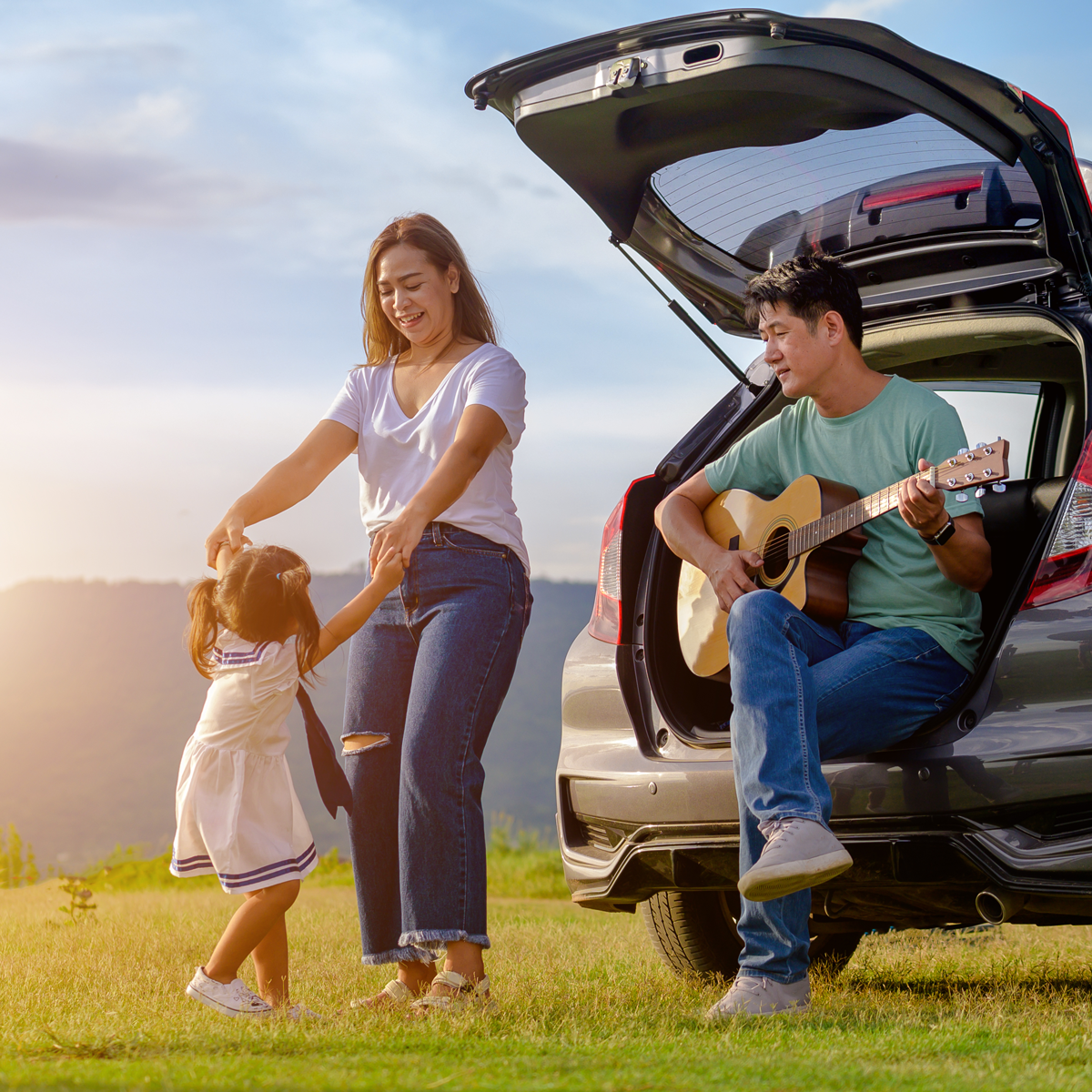 family-with-car